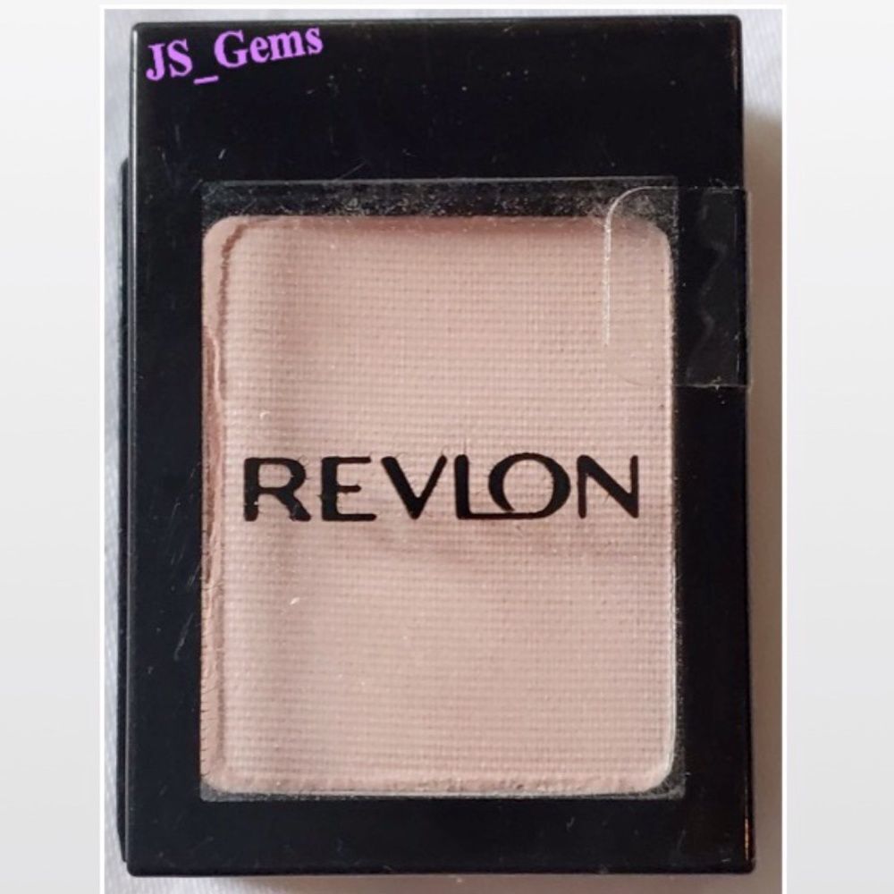 New Revlon Eyeshadow Womens Make Up Blush Beige Matte Eyes Cosmetic NWT